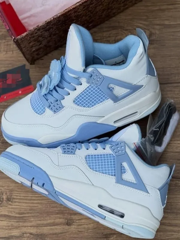 Jordan 4 – University Blue
